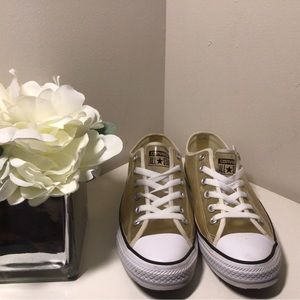 Converse Unisex Chuck Taylor All Star Clear Ox- Size 6.5